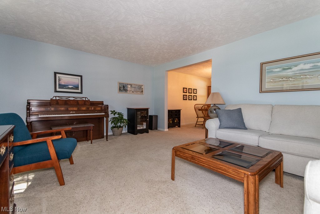 Lake Grove Estates - Residential