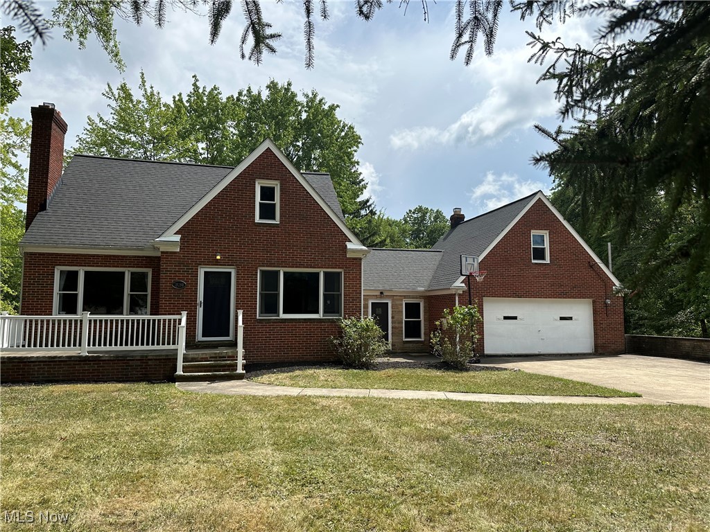 View Willoughby Hills, OH 44092 house