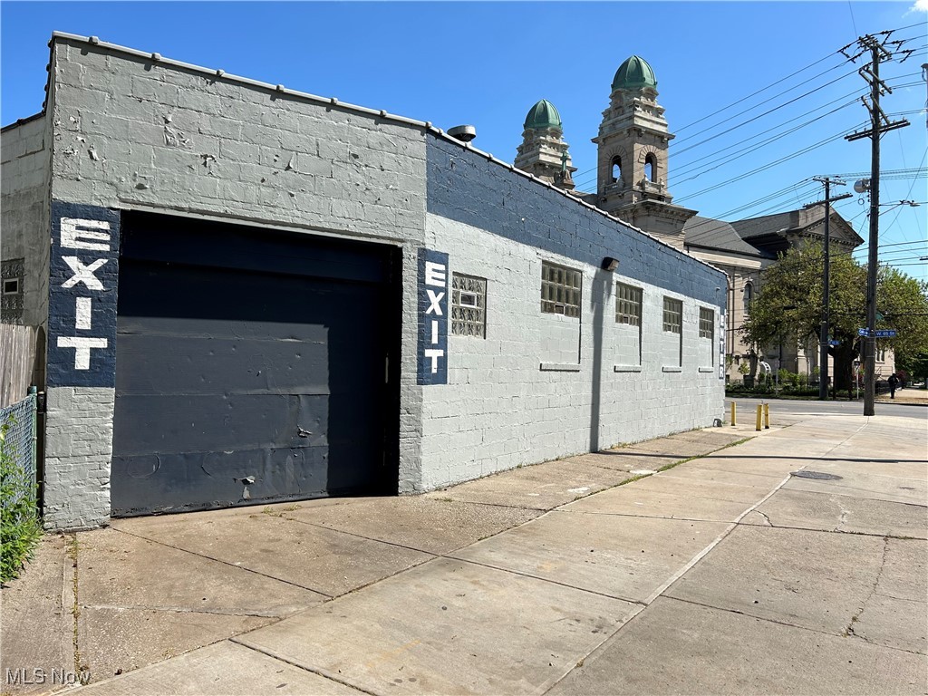 2050 W 65th Street