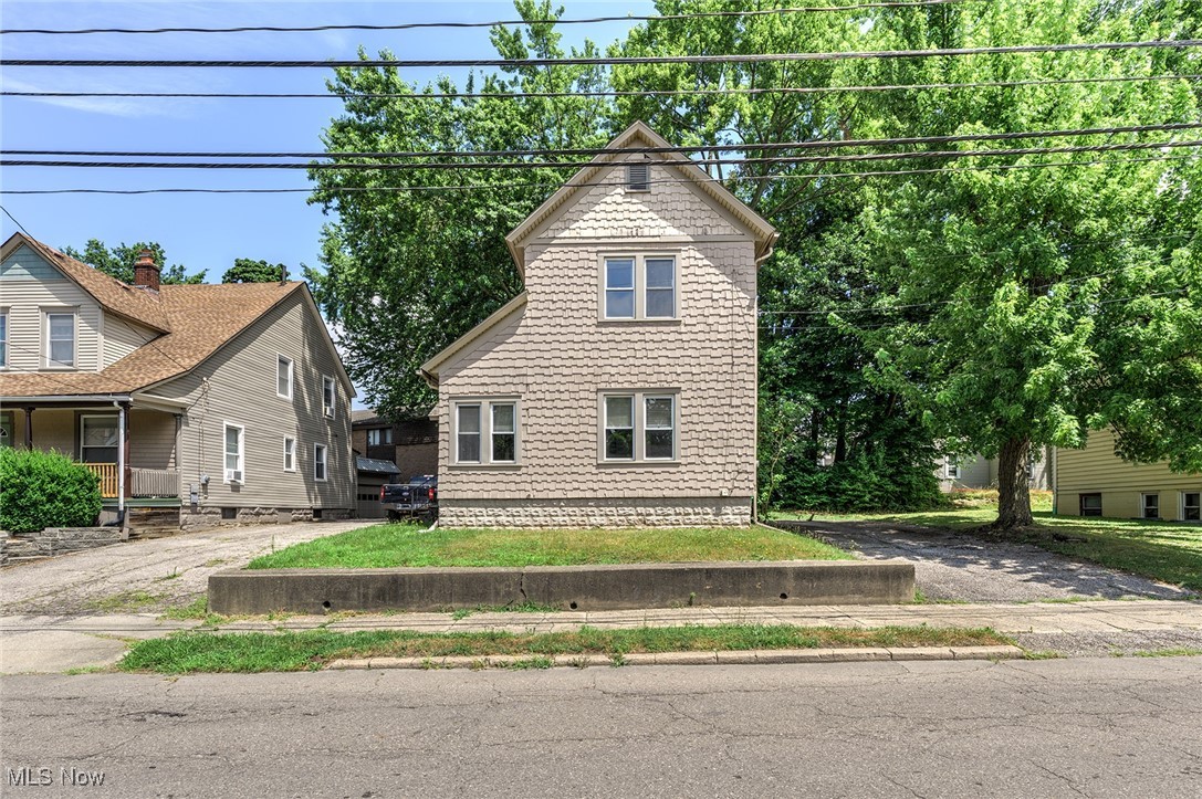 University of Akron investment opportunity! 4 beds and 2 full baths. Two driveways for extra parking. Last rented for $1450 per month.