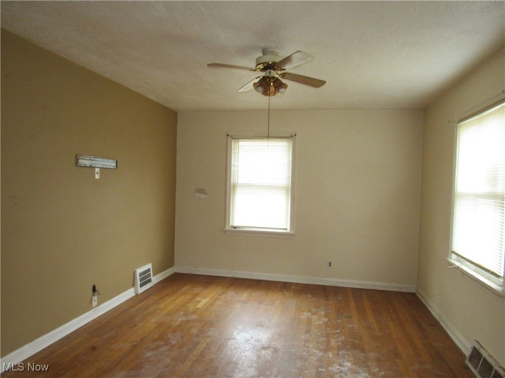 Photo of 4550 Effie Road, Cleveland, OH 44105 (MLS # 5174594)