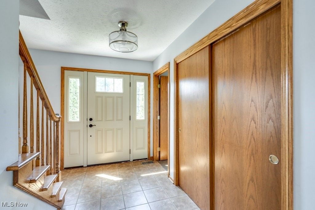 Photo of 5613 Stoney Ridge Road NW, Canton, OH 44718 (MLS # 5168104)