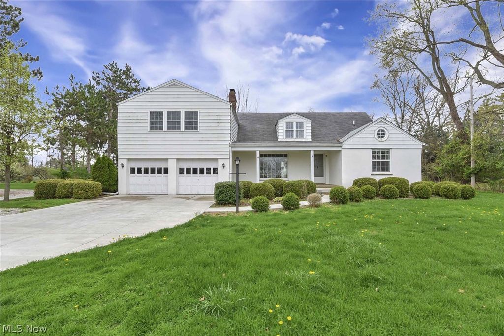 Photo of 33015 Detroit Road, Avon, OH 44011 (MLS # 5200511)