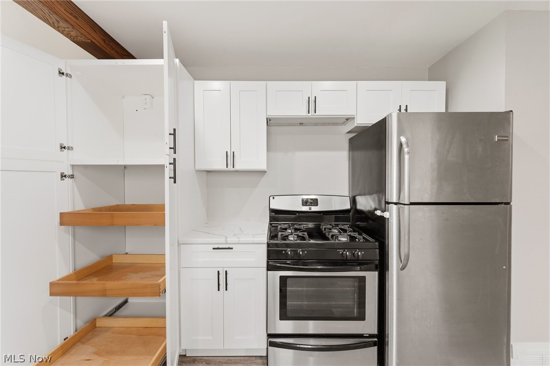 4353 W 182nd Street