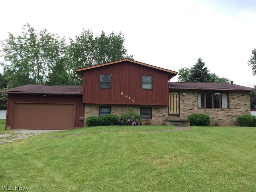 This Jackson Township home offers a formal dining room, living room, family room, and three bedrooms.  There are 1.5 baths and a mudroom.  This home sits on a nice sized lot with a rear patio.  The sliding glass door off of the dining room is newer.  Both sump pumps have been replaced.  The furnace and A/C are 2008.  This home is ready for your decorating touches.