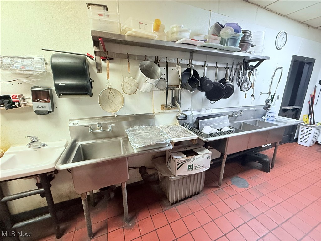 City/Massillon - Commercial Sale