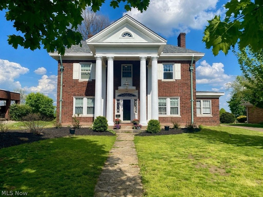 Photo of 208 Braybarton Boulevard, Steubenville, OH 43952 (MLS # 5204359)