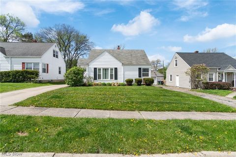 Photo of 2342 25th Street, Cuyahoga Falls, OH 44223 (MLS # 5202845)