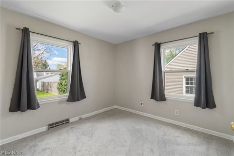 Tiny photo for 2342 25th Street, Cuyahoga Falls, OH 44223 (MLS # 5202845)