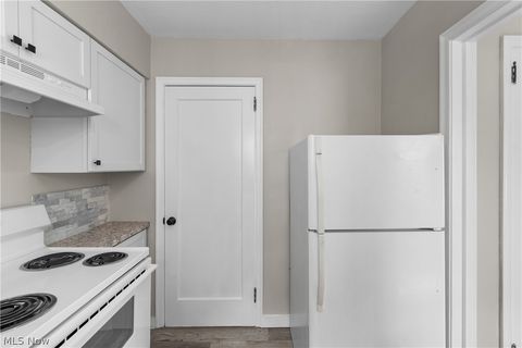 Tiny photo for 2342 25th Street, Cuyahoga Falls, OH 44223 (MLS # 5202845)