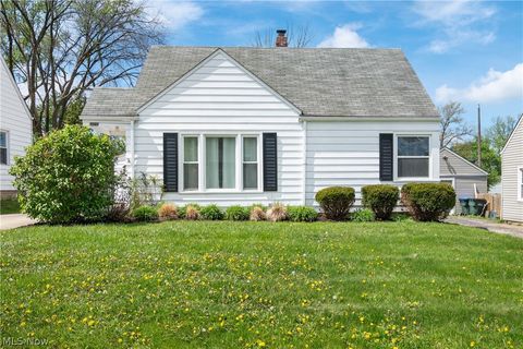 Tiny photo for 2342 25th Street, Cuyahoga Falls, OH 44223 (MLS # 5202845)