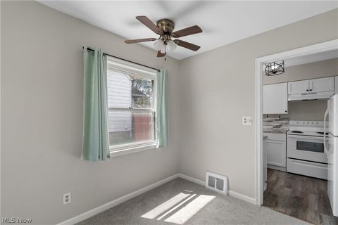 Tiny photo for 2342 25th Street, Cuyahoga Falls, OH 44223 (MLS # 5202845)