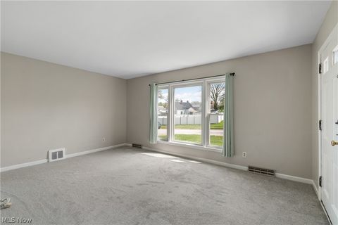 Tiny photo for 2342 25th Street, Cuyahoga Falls, OH 44223 (MLS # 5202845)