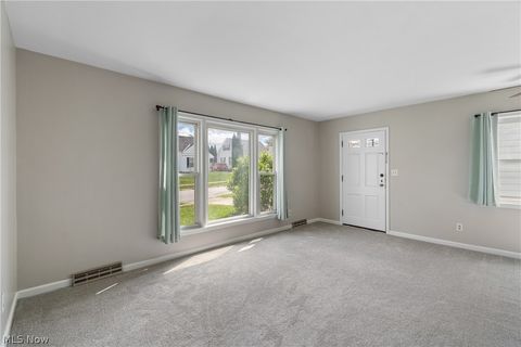 Tiny photo for 2342 25th Street, Cuyahoga Falls, OH 44223 (MLS # 5202845)