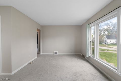 Tiny photo for 2342 25th Street, Cuyahoga Falls, OH 44223 (MLS # 5202845)