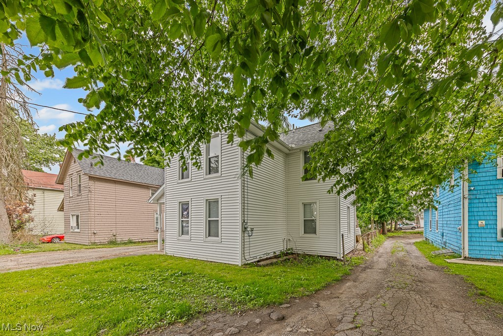 319 Sterling Court, Akron, Ohio image 2