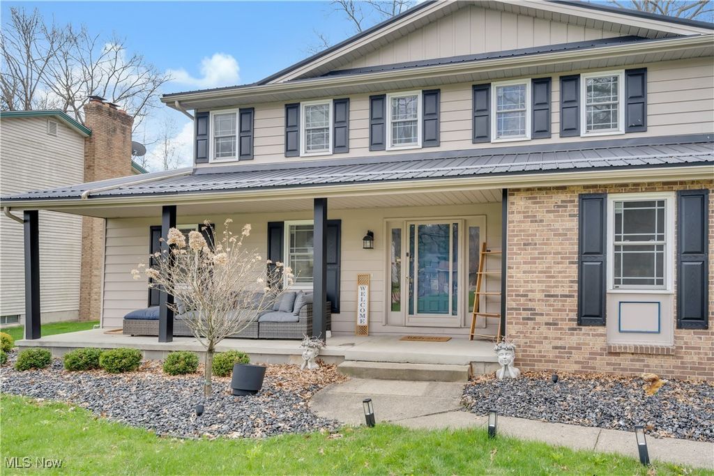 Photo of 858 Squirrel Hill Drive, Boardman, OH 44512 (MLS # 5181162)