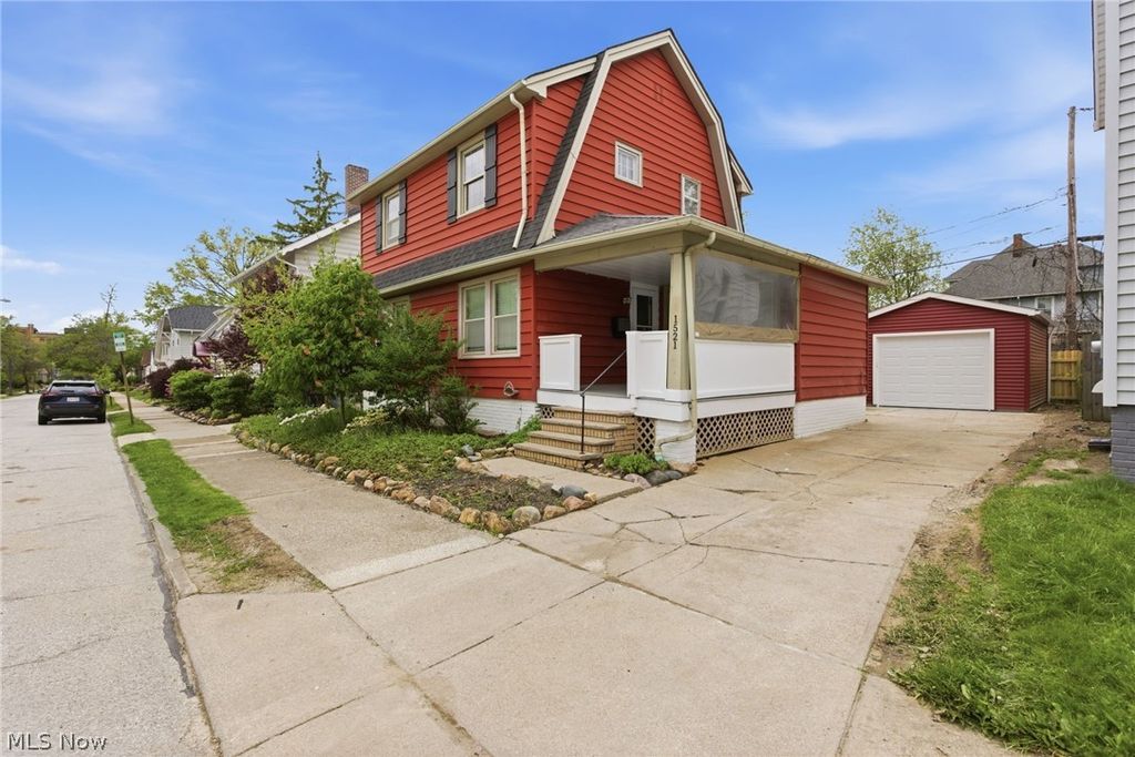 Photo of 1521 Blossom Park Avenue, Lakewood, OH 44107 (MLS # 5208225)