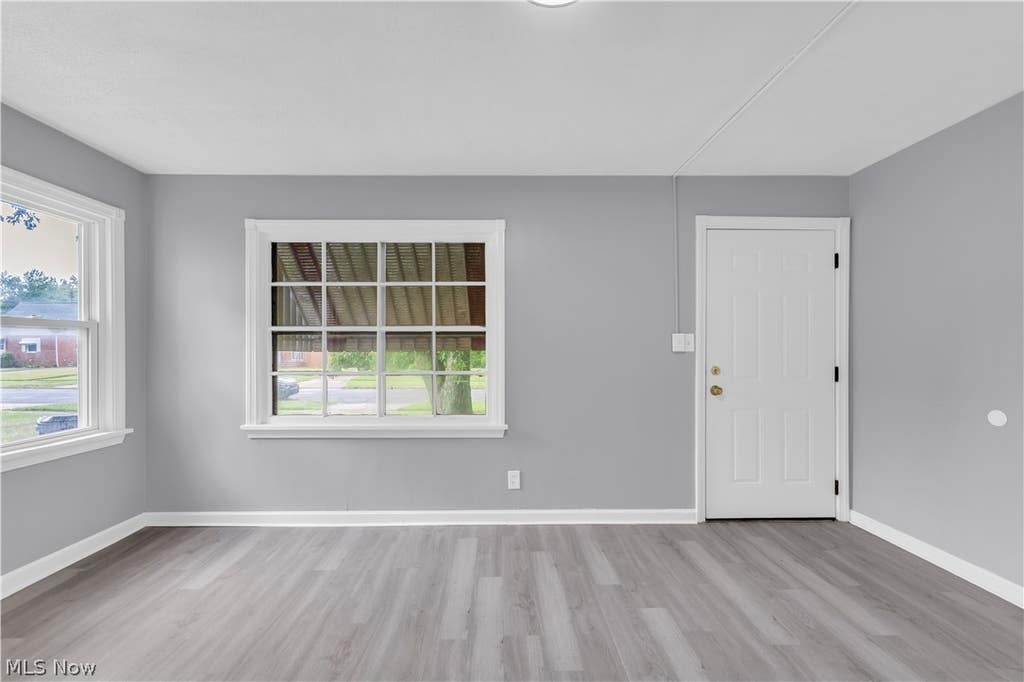 Photo of 735 E 256th Street, Euclid, OH 44132 (MLS # 5226545)