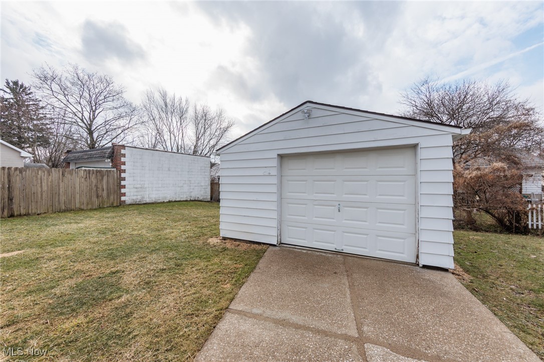 2370 10th Street, Cuyahoga Falls, Ohio image 32