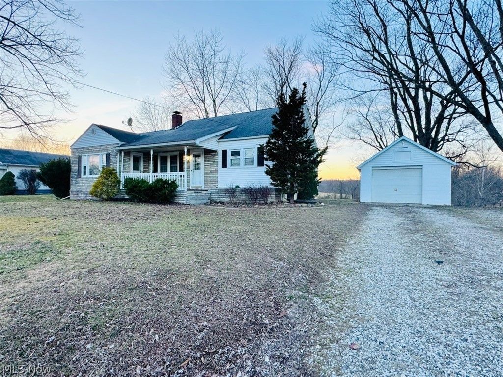 Photo of 1457 Hocking Road Rd, Little Hocking, OH 45742 (MLS # 5190525)