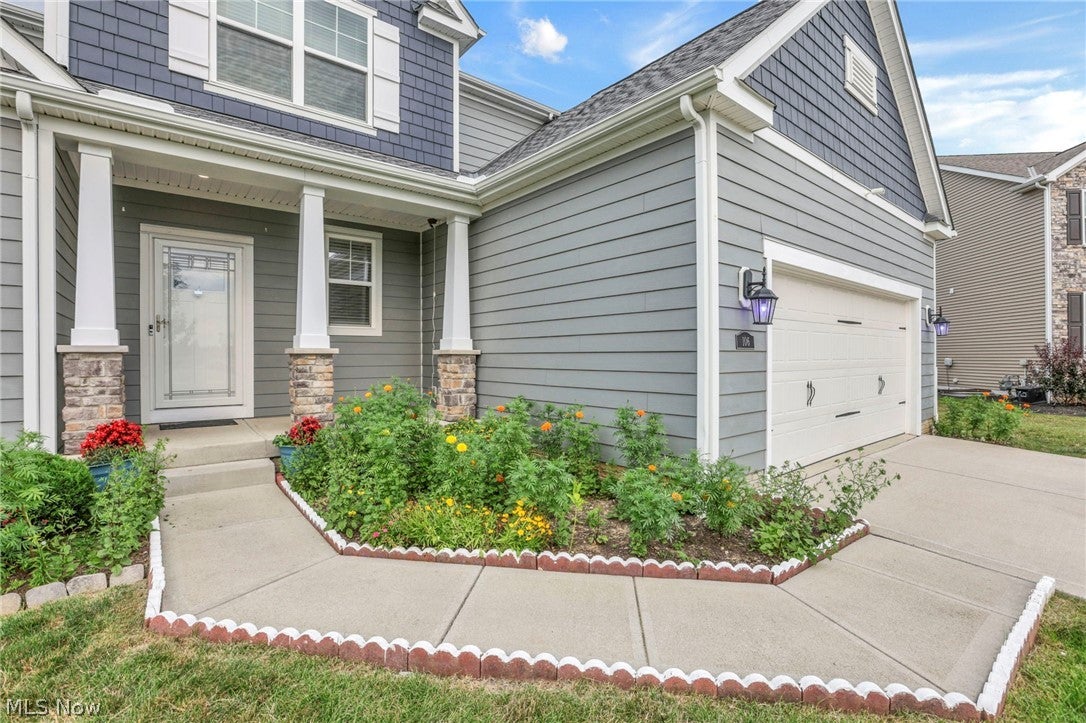 106 Cedarhurst Court