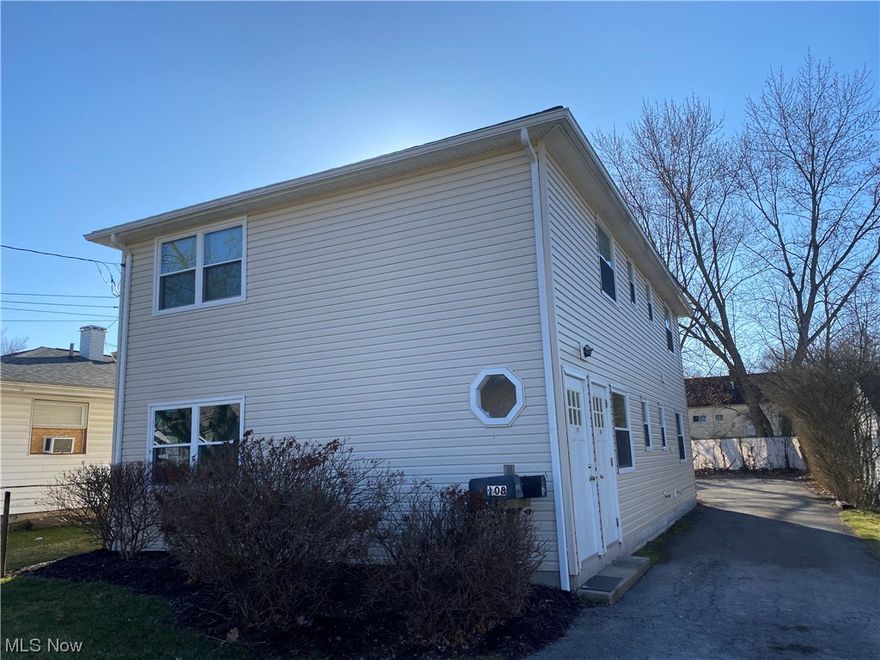 Austintown schools. 2 bedroom 1st floor apartment. 1 full bathroom. Washer dryer hook up provided in unit. Living room area. Kitchen with breakfast nook area.  
Shared drive and parking in back. Owner pays water and maintains lawn and snow removal.