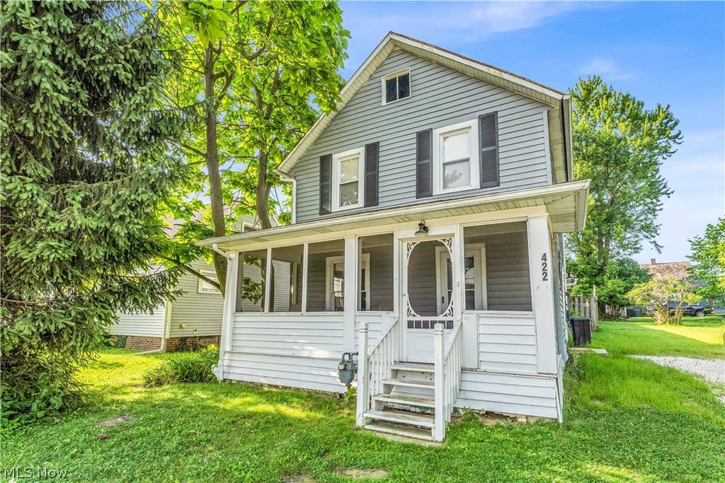 Photo of 422 W Smith Road, Medina, OH 44256 (MLS # 5223805)