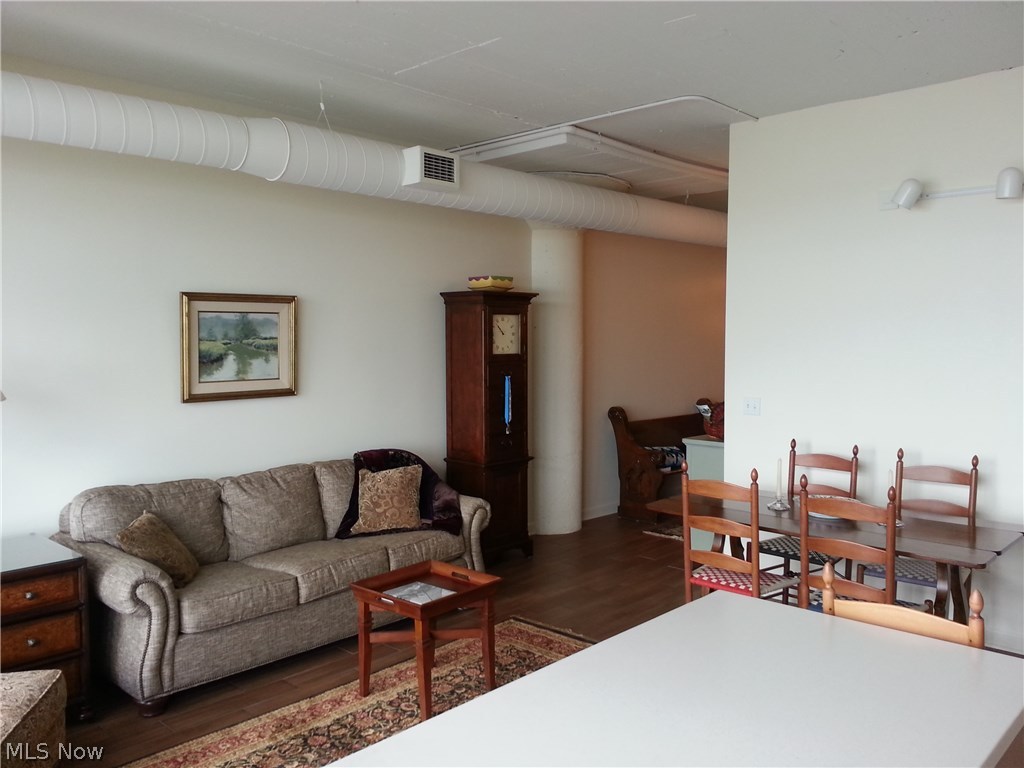 Chesapeake Lofts Condo - Residential