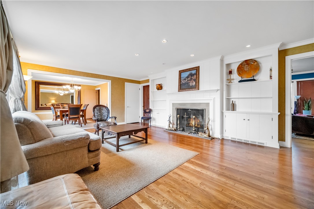 2272 Mount Vernon Boulevard, East Cleveland, Ohio image 3