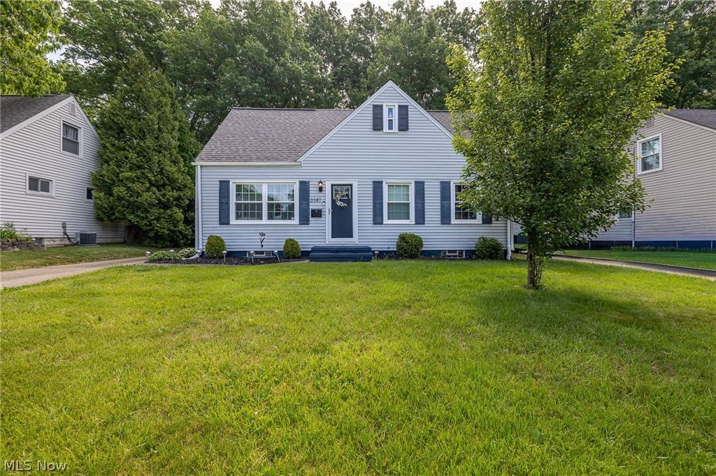 Photo of 3141 8th Street, Cuyahoga Falls, OH 44221 (MLS # 5217591)