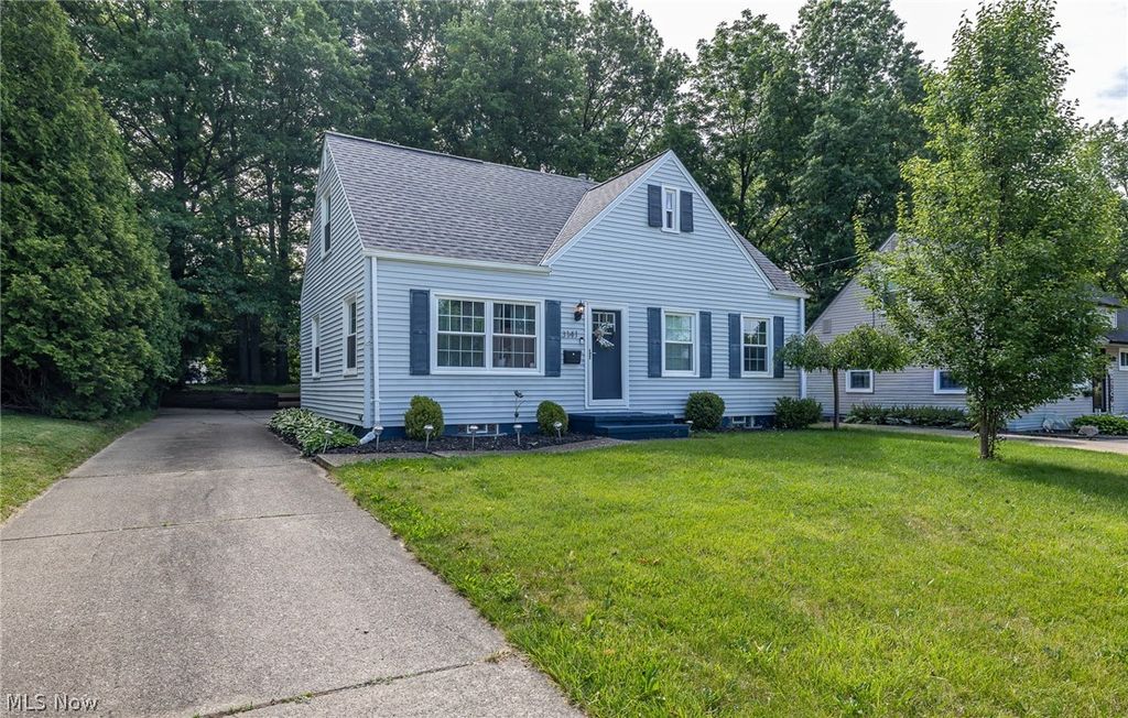 Photo of 3141 8th Street, Cuyahoga Falls, OH 44221 (MLS # 5217591)