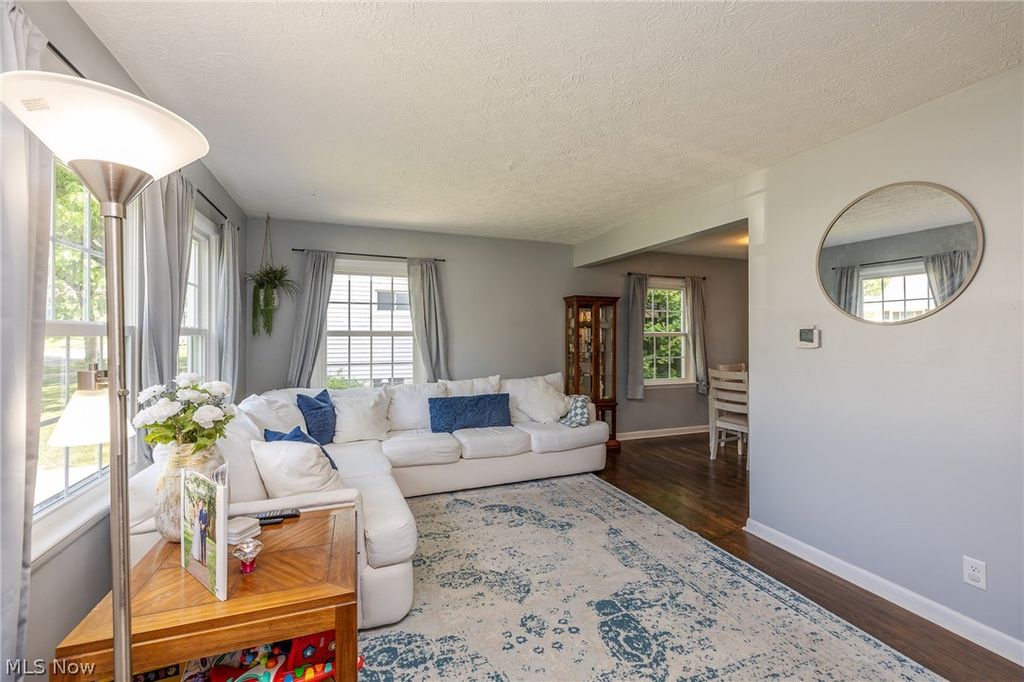 Photo of 3141 8th Street, Cuyahoga Falls, OH 44221 (MLS # 5217591)