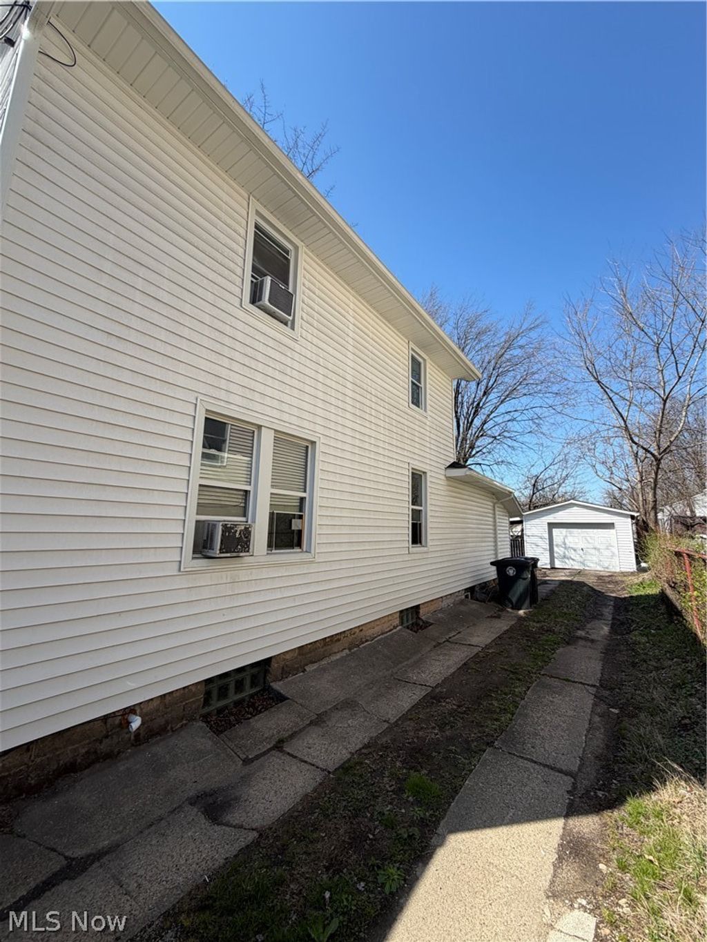 Photo of 1213 Smithfarm Avenue, Akron, OH 44305 (MLS # 5207948)