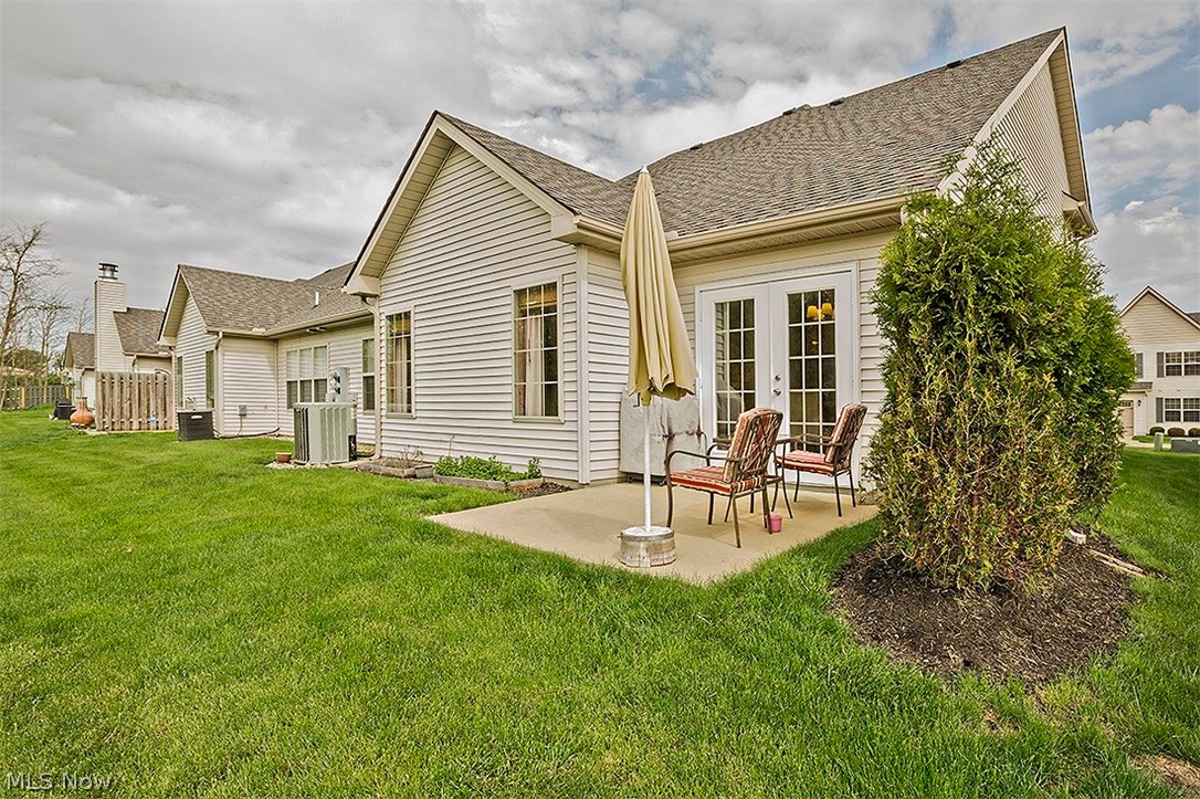 Lake Breeze Condo Ph 03 - Residential