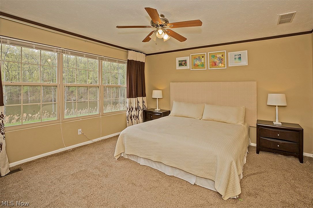 Lake Breeze Condo Ph 03 - Residential