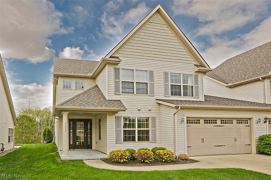 Lake Breeze Condo Ph 03 - Residential