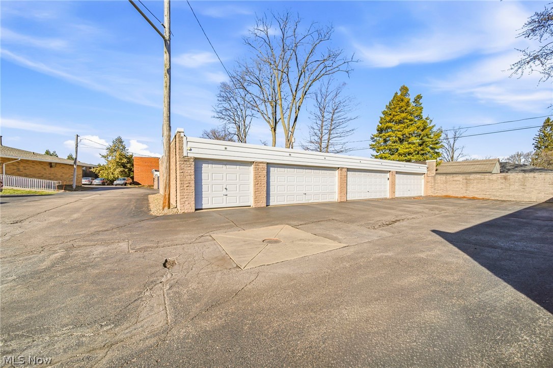 River Oaks Estates - Residential