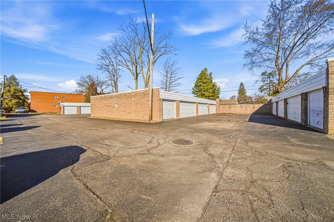 River Oaks Estates - Residential