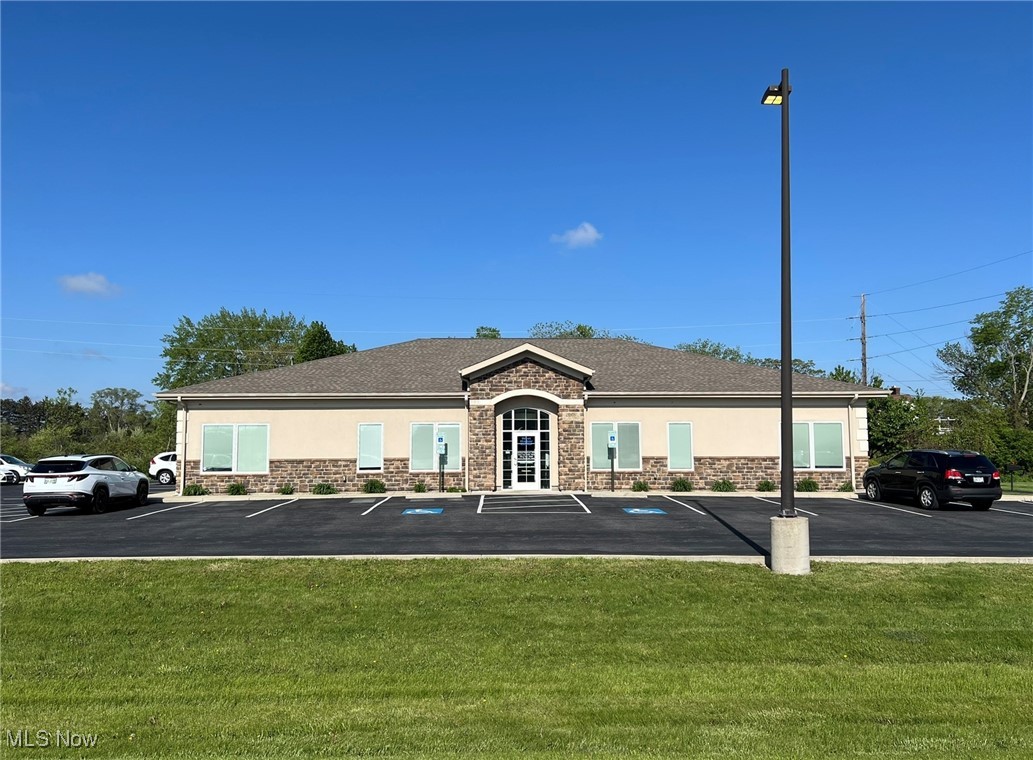 Fully-leased building with land for expansion. 5,248 sq. ft. dental office built in 2017 with 0.50 acre outlot for development. Located next to high-traffic Kroger Plaza. Adjacent property is also for sale. Principals of owner are licensed agents.