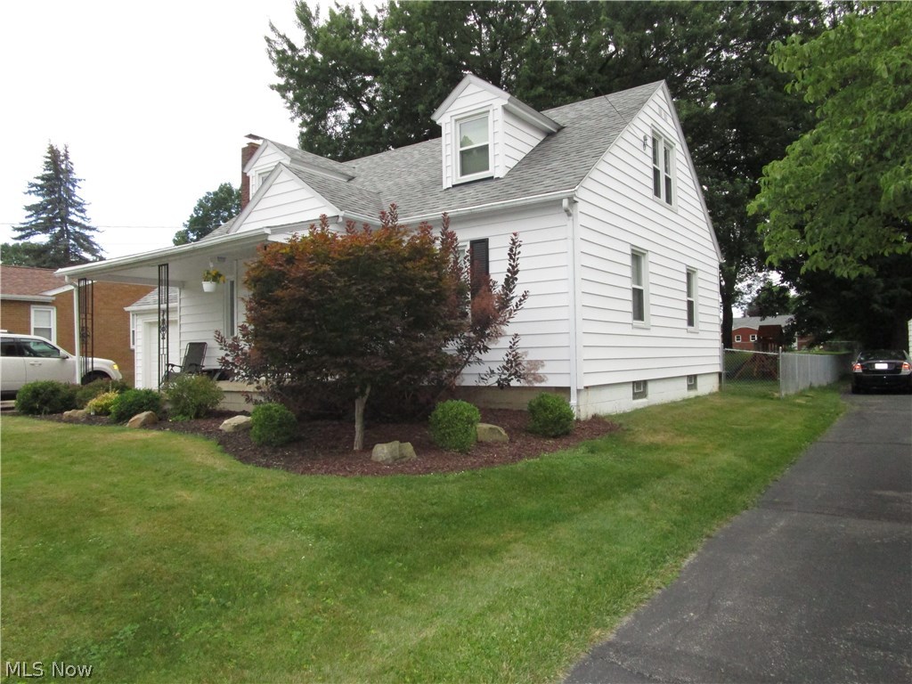 Village/Simon Troyer - Residential