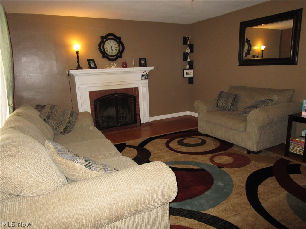 Village/Simon Troyer - Residential