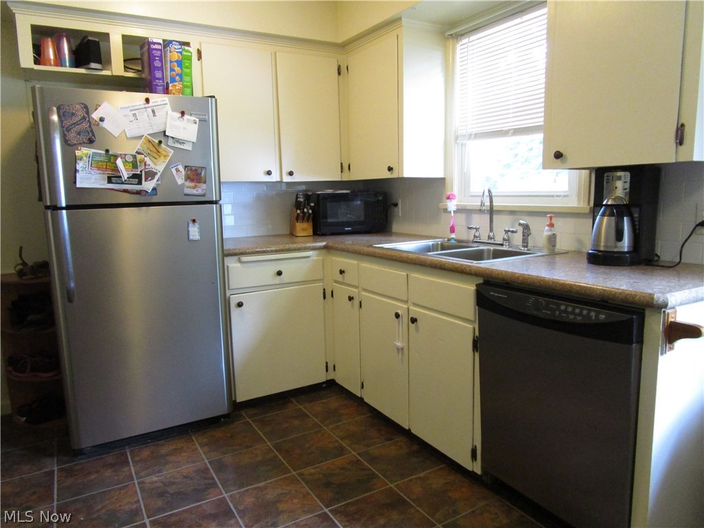 Village/Simon Troyer - Residential