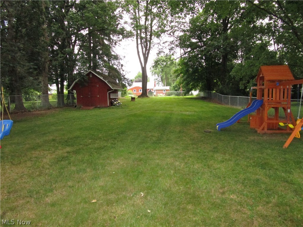 Village/Simon Troyer - Residential