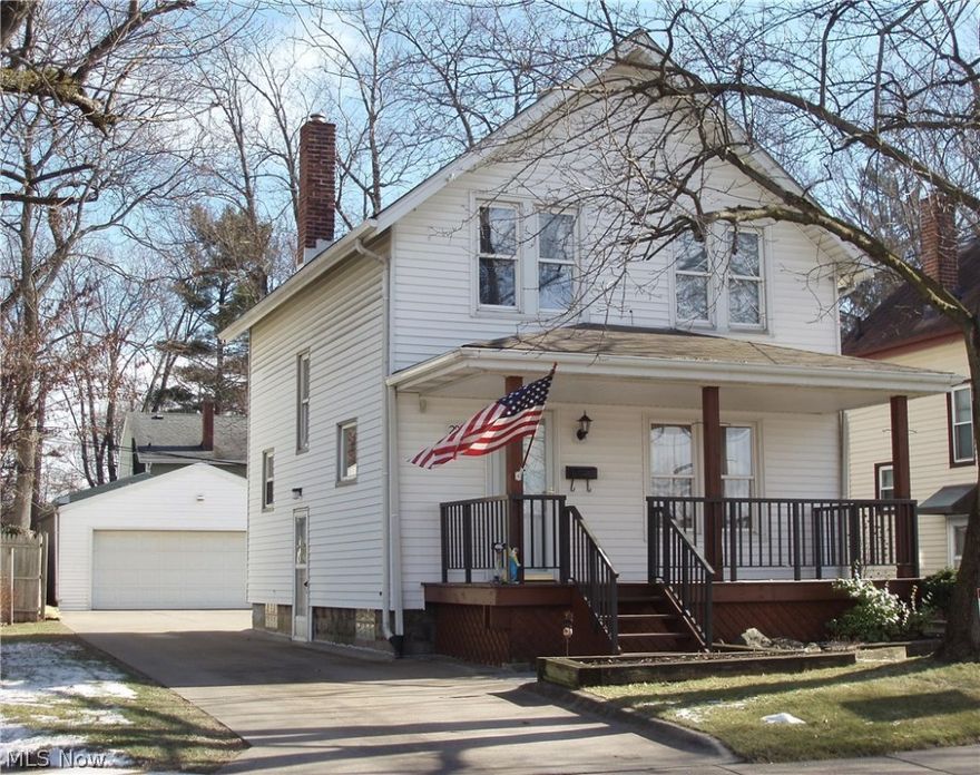 Very well kept 3 Bedroom Colonial. All Appliances stay in the Kitchen. Remodeled Bathroom. extra shower in basement. 2.5 Car block garage with opener.
Concrete Drive... SilverLake Elementary School.
Convenient location to Rt.8