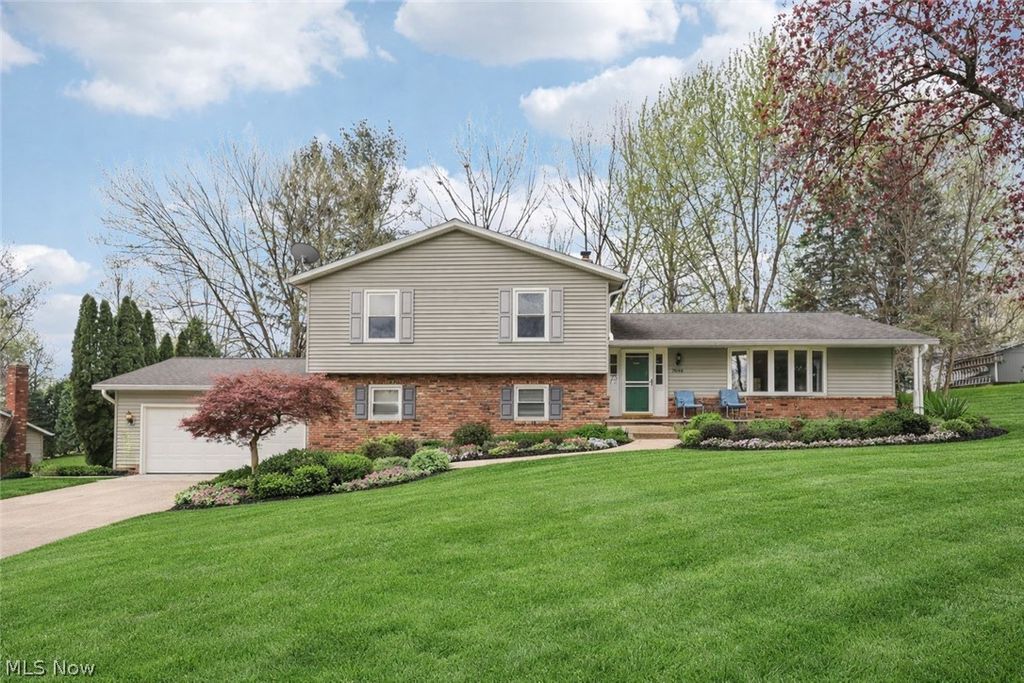 Photo of 7044 Teal Cove, Concord Township, OH 44077 (MLS # 5201571)