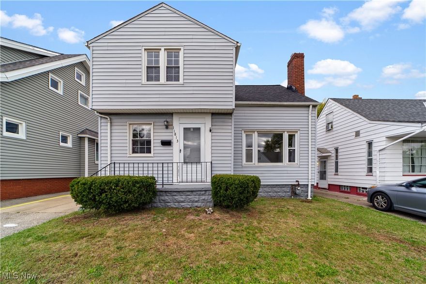 4 bedroom 2 bath
New Roof and windows. 
New Carpet, freshly painted
1 and half car garage