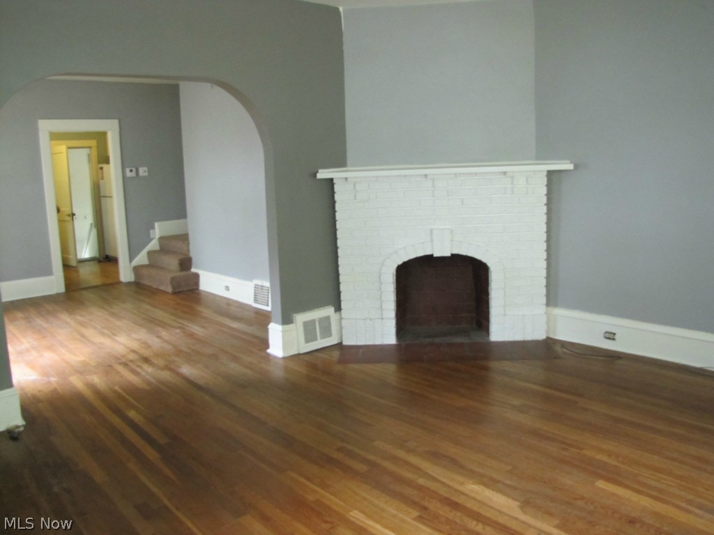 Meadowbrook Land Cos Meadowbr - Residential Lease