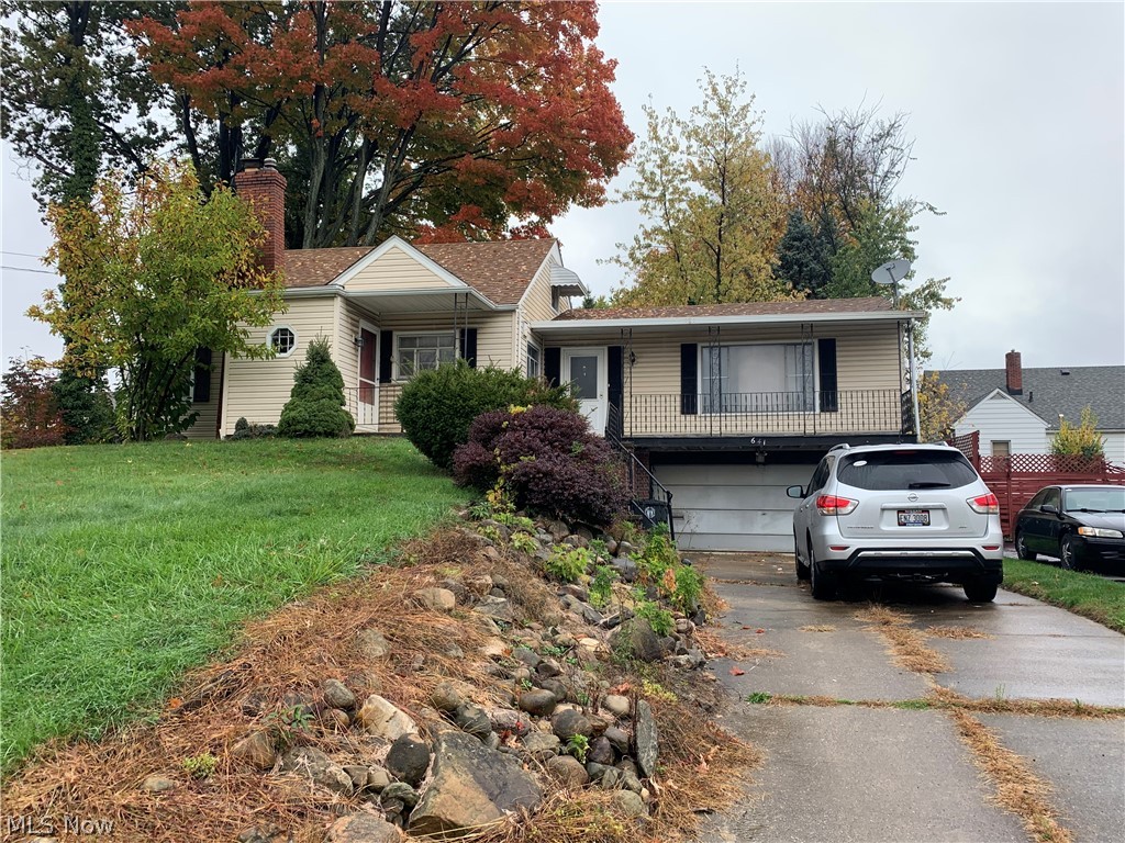 Welcome to 641 Elbur Ave. 3 bedrooms one of which is located on the first floor and 1.5 bath. Call today to schedule your showing.