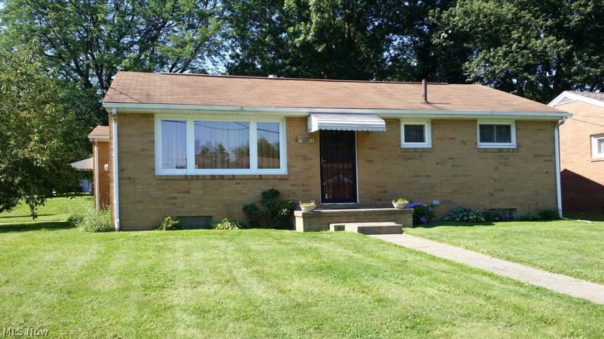 Solid 3 bedroom brick ranch home sits on a corner lot. Features  upgraded windows, hardwood floors, spacious kitchen and newer hot water tank .
This property is to settle an estate.